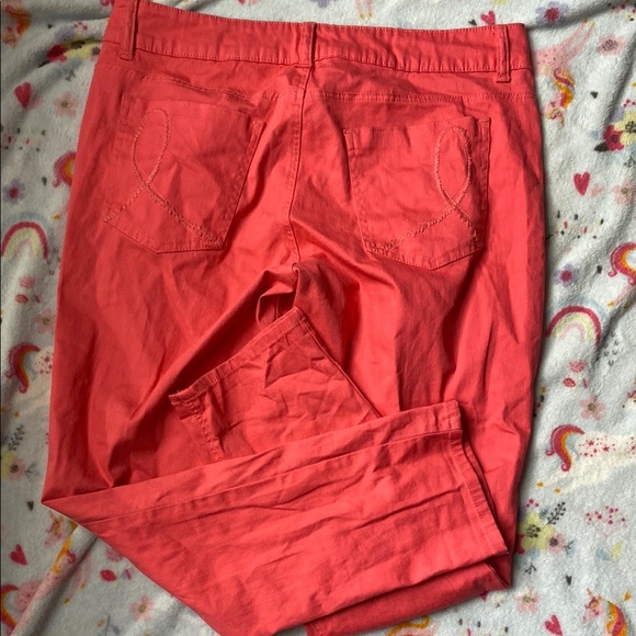 Lee Riders Slim Crop Pants in Vibrant Red NWOT - Picture 4 of 5